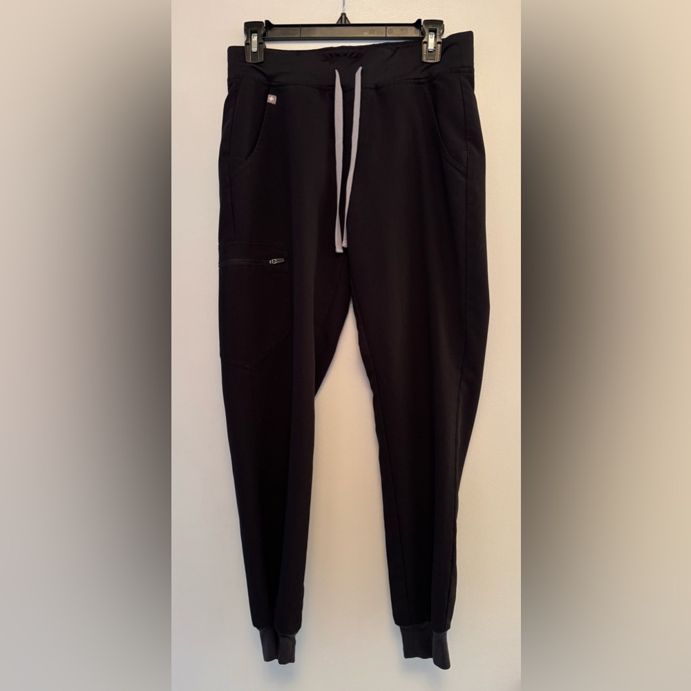 Figs Zamora Jogger Scrub Pants, Color Black
size S